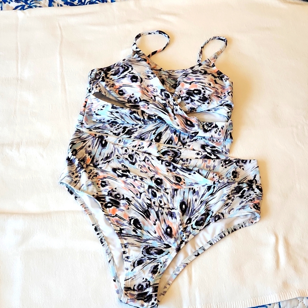 Freely Swimsuit bikin L top XL bottom Nwot